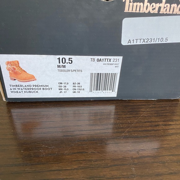 Toddler Girls Timberland Boots with Fur - Picture 2 of 7